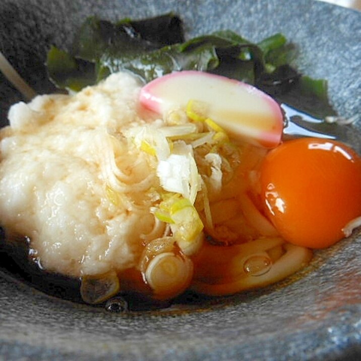 長芋、たまご、わかめの釜揚げうどん